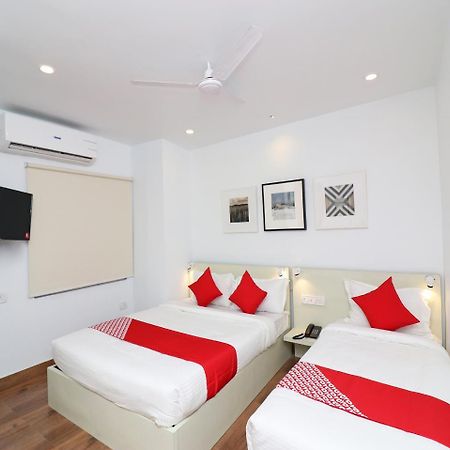 Hotel Oyo 15637 Transit Express à Calcutta Extérieur photo
