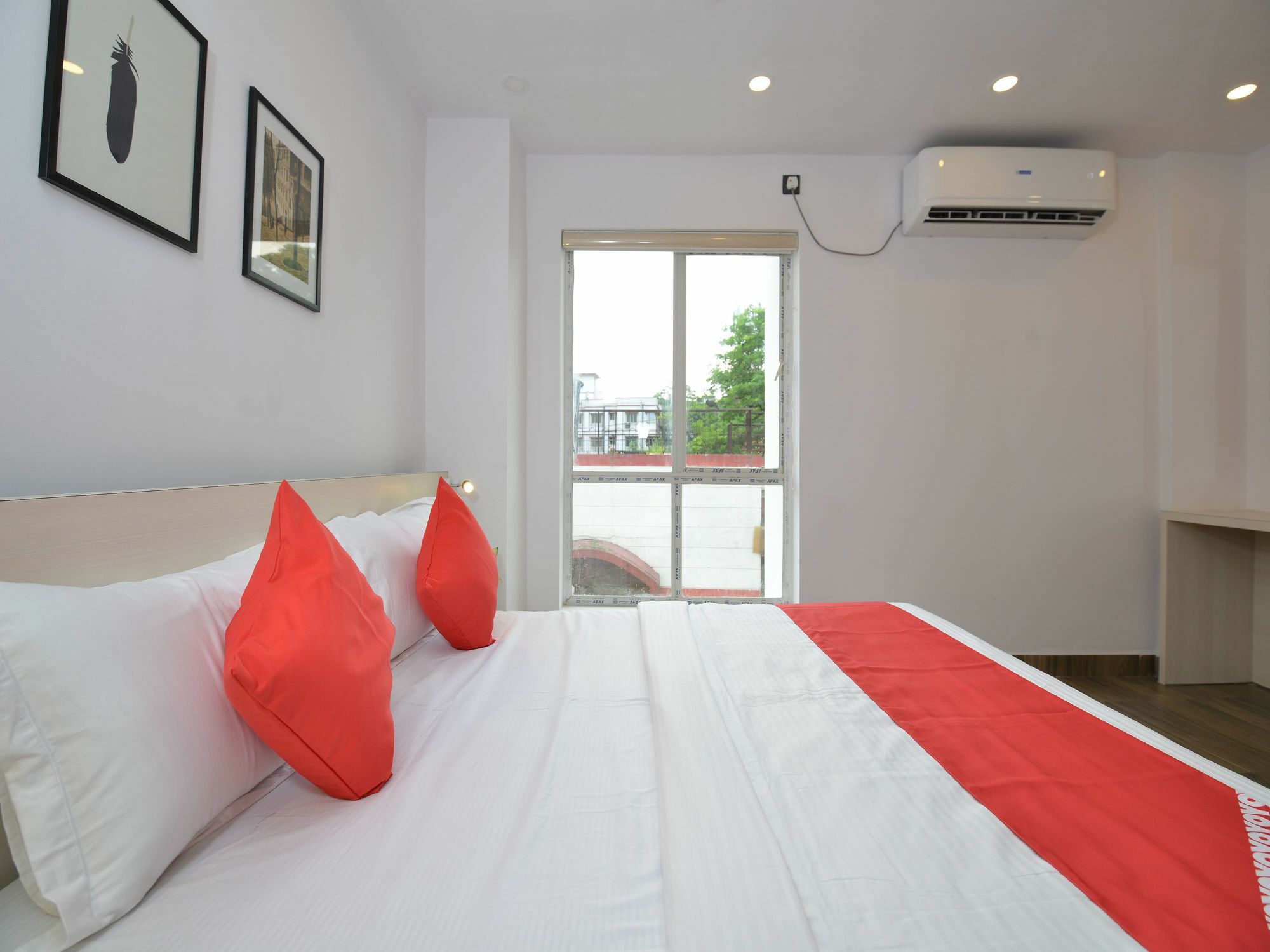 Hotel Oyo 15637 Transit Express à Calcutta Extérieur photo